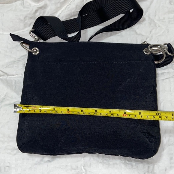 weekender bag patagonia Black Hole Duffel 55L Birch White ZZBrand: Fjallraven 5 Best Travel Sling Colours:DARK CHARCOAL padded base offers extra